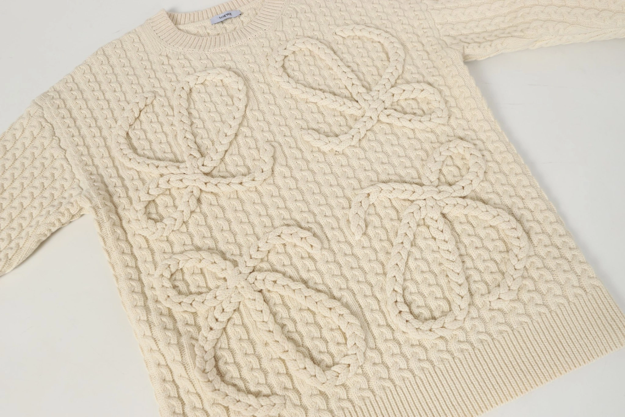 wg.luxury -- 8o5w5 wool item: E-F125J1431